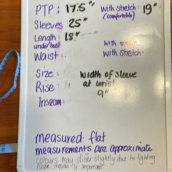 Red S/M cutwork lacy crop top with wide sleeves from above wrist buttons at neck - Picture 7 of 7